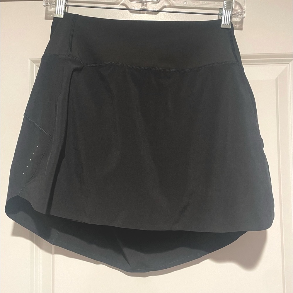 Athleta Run With It 14" Skort Skirt Black Medium